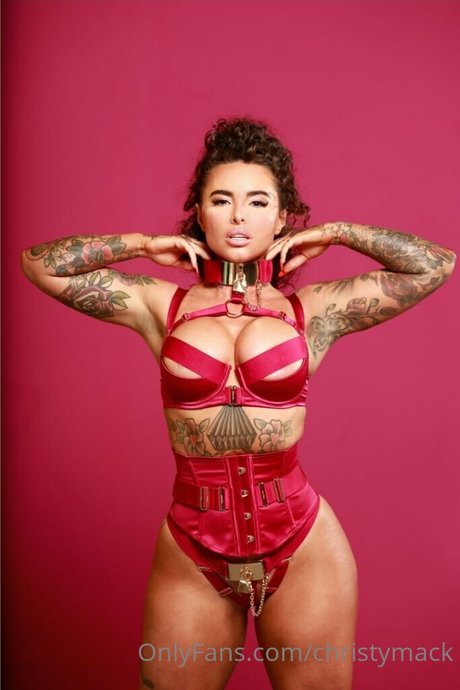 Christy Mack 裸の女優 写真