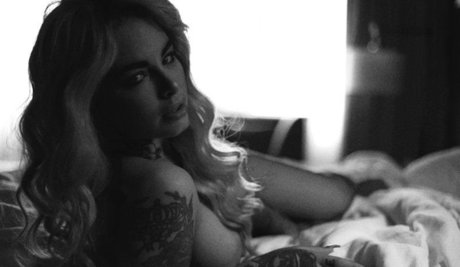 大きな白いチンポ OnlyFans ポルノ 画像