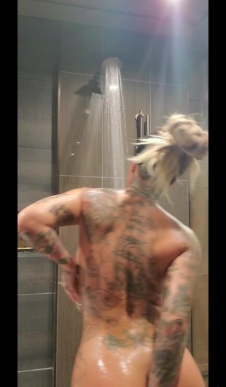 ブルネットの看護師OnlyFans セックス 写真