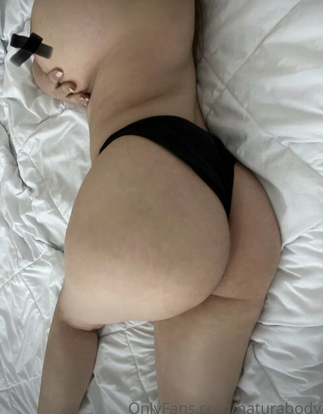 金髪の小柄なOnlyFans 限定 写真