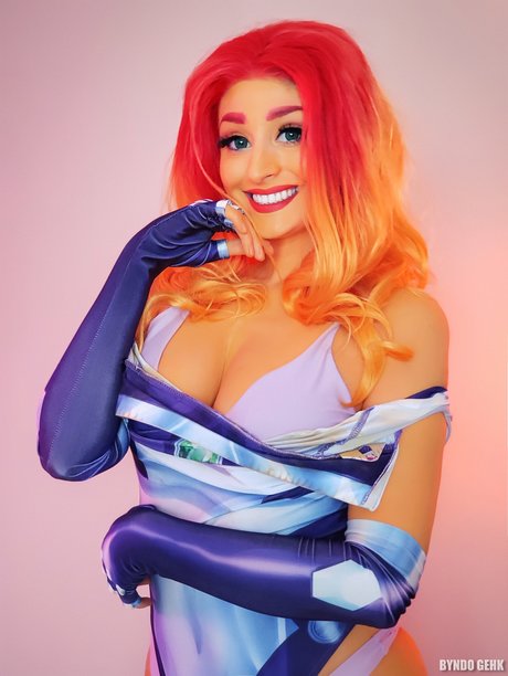 小さいチンポのシーメールOnlyFans 無料ヌード ギャラリー