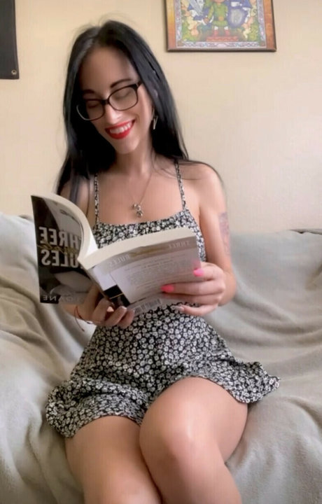 Dani Sciacca ポルノスター 独占 画像