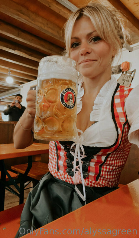 Alyssa Green 美しいスター ギャラリー