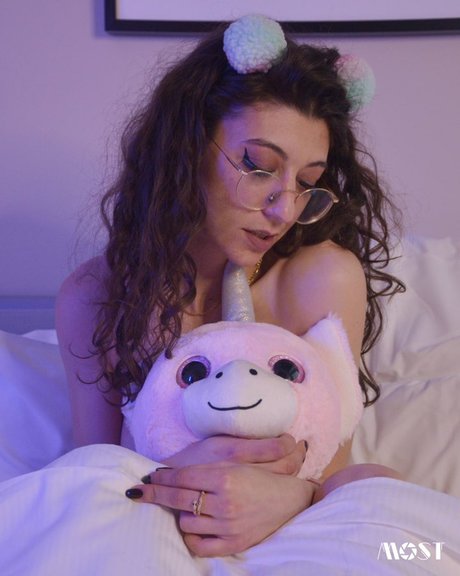 小柄で痩せたOnlyFans 無料ヌード ギャラリー