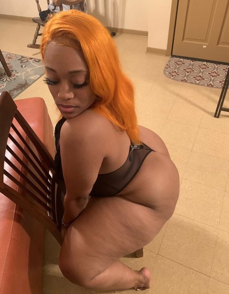 ブルネットの看護師OnlyFans ホット裸 画像