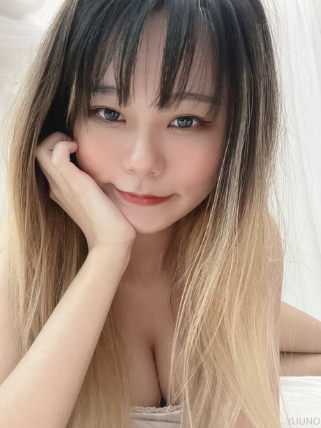 ルビーオンリーファン ポルノ 写真