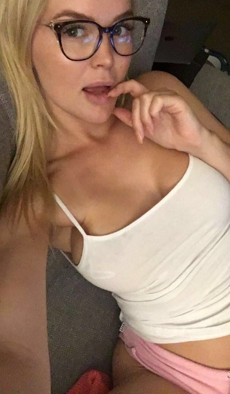 Elle Knox 高品質女優 写真