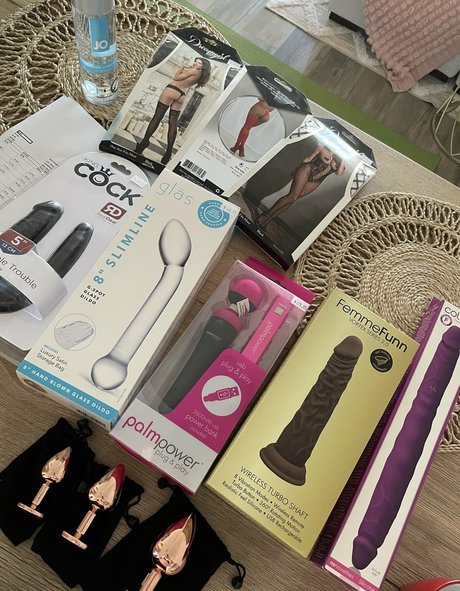 アーミーガールズオンリーファン セクシー裸 写真