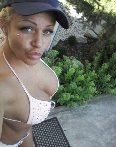 かわいい巨乳OnlyFans 無料 写真