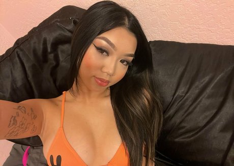 ブロンドヨガOnlyFans 無料ヌード 画像