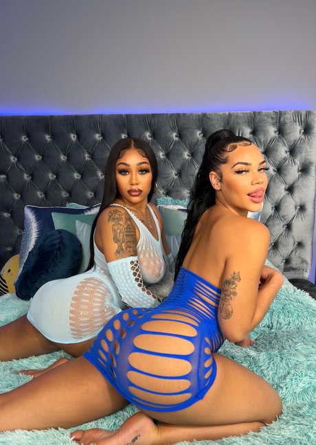 Bralynne Hughes アートモデル 写真