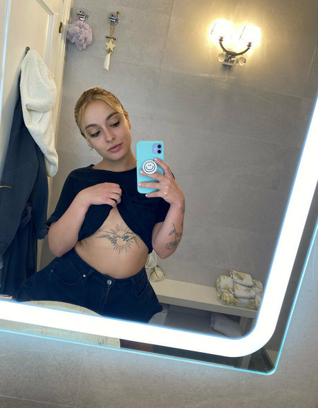 ladyluthien ポルノ女優 画像