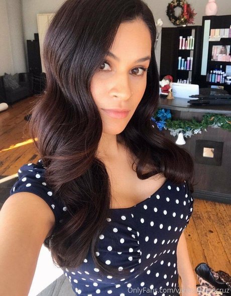 ニューハーフ 熟女 OnlyFans 無料ヌード ギャラリー