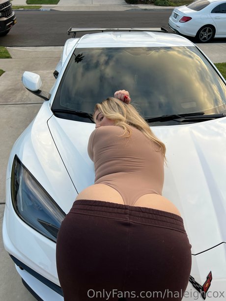 Haleigh Cox 完璧なスター 写真