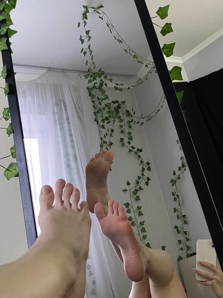 Allotropp 裸の女優 写真