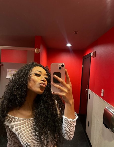 バイセクシャルカップルのOnlyFans ポルノ 写真