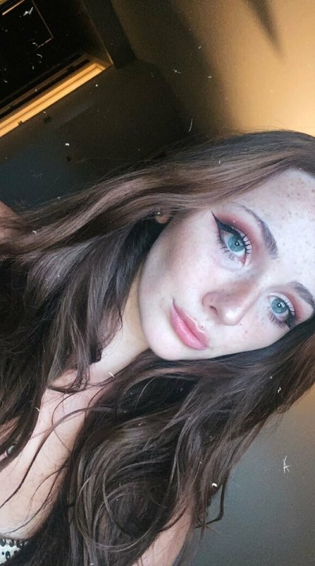 アジア人の巨乳OnlyFans ポルノグラフィック 画像