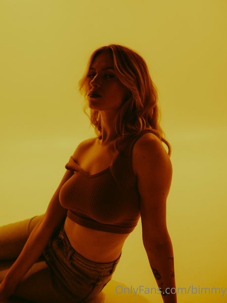 黒檀の小人OnlyFans セクシーxxx 写真