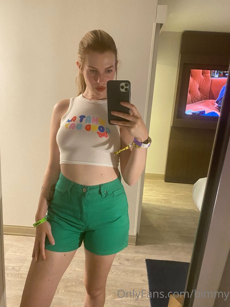 ビキニストリップOnlyFans アートヌード 画像