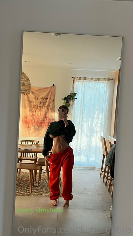 ニューハーフ 熟女 OnlyFans ポルノ 写真