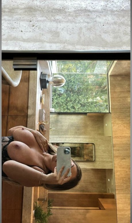 ディスコード トランス OnlyFans アートヌード 写真