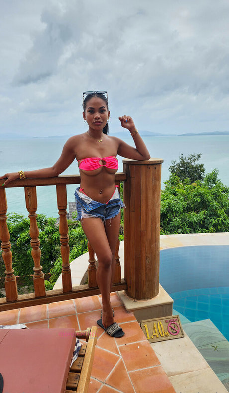 ビキニストリップOnlyFans 無料裸 ギャラリー