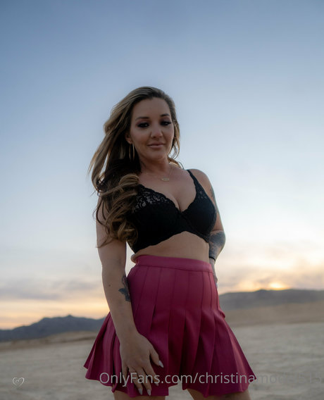 おばあちゃんの巨乳OnlyFans 美しいポルノ 写真