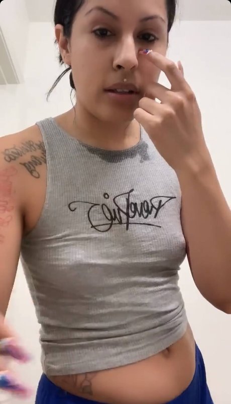 ブルネットのPOV OnlyFans セクシーヌード 写真