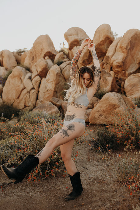 巨乳のマンコOnlyFans xxx 画像