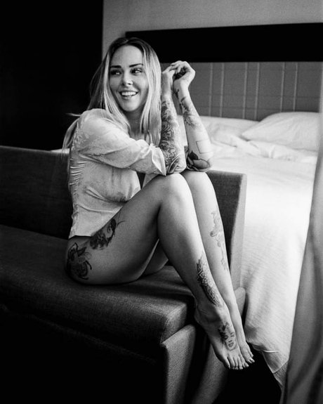 ナイロン足 OnlyFans 美しい裸 画像