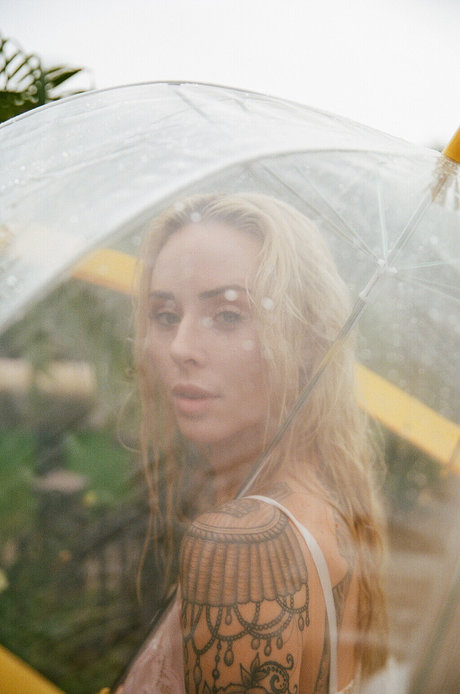 ニューハーフ 熟女 OnlyFans ヌード 写真