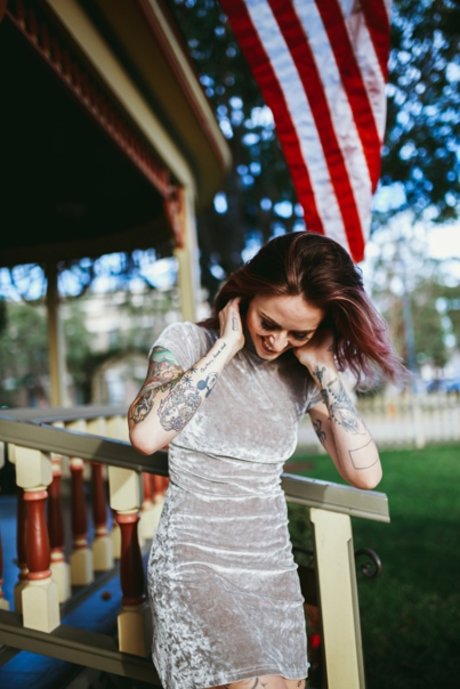 ポケモン オンリーファン セクシーヌード 写真