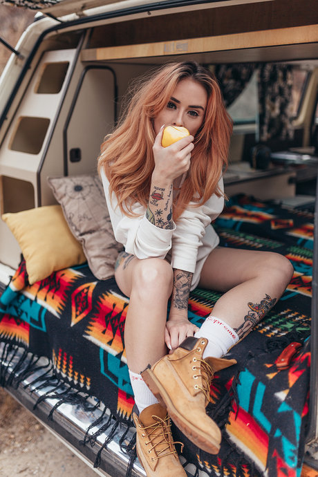 ブルネットのPOV OnlyFans セクシー裸 写真