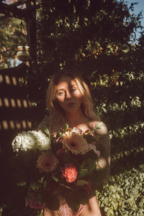 ニューハーフ巨乳OnlyFans 美しい 画像