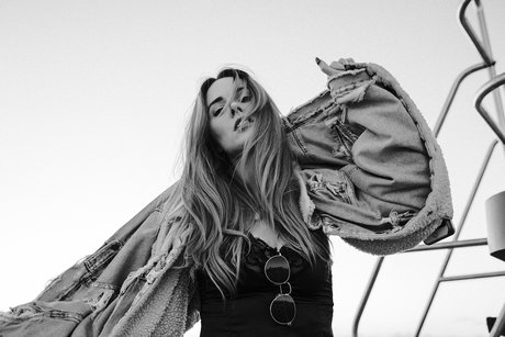 膨らみ OnlyFans ヌード 写真