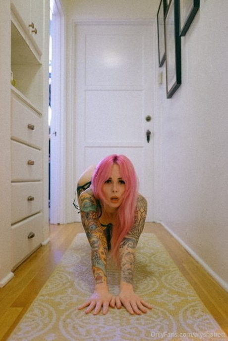 大きな黒い猫OnlyFans 可愛い アーカイブ