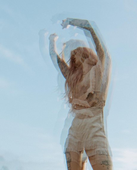 イタリア人熟女OnlyFans セクシー裸 画像