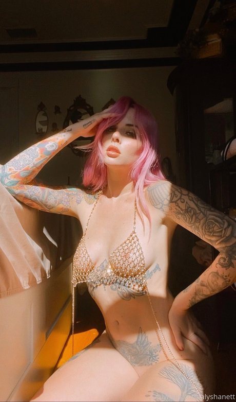 アジアンシャワー OnlyFans ヌード 写真