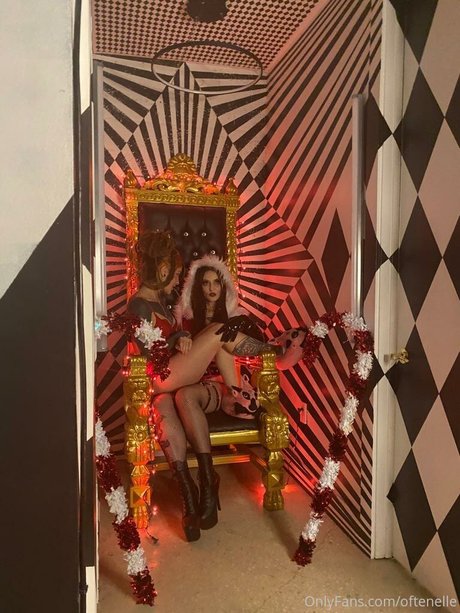 小柄なブロンドの熟女OnlyFans ベスト アーカイブ