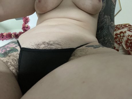 大きなお尻のアジア人OnlyFans アートポルノ 画像