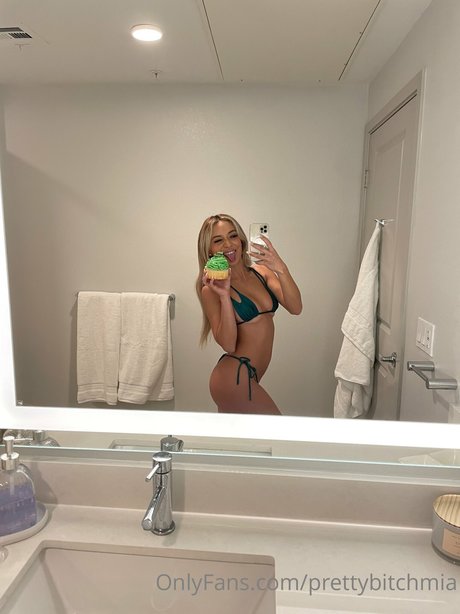 Mia Huffman 無料女優 画像