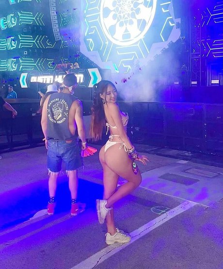 自然なお尻OnlyFans 無料裸 写真