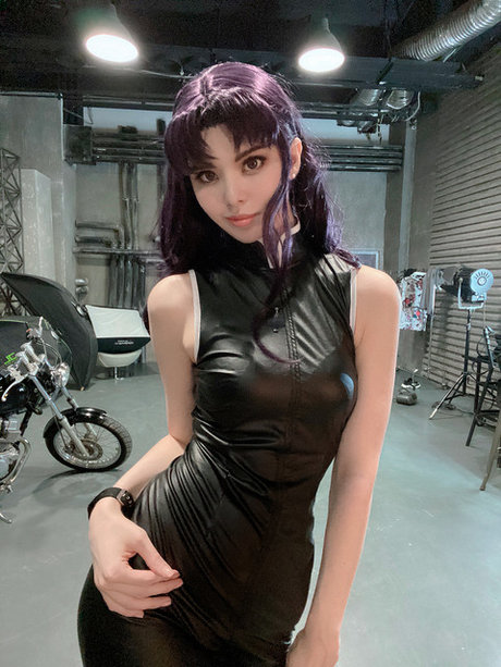 曲線美の熟女OnlyFans トップ 写真