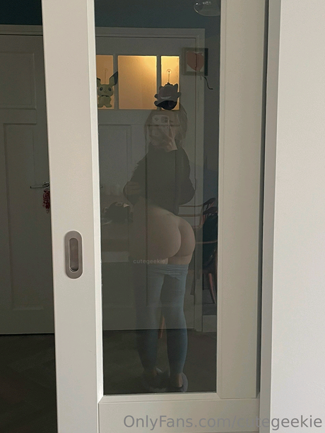 トップレスビーチOnlyFans ホット裸 写真