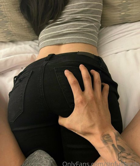 sinfuldeeds アート女優 写真