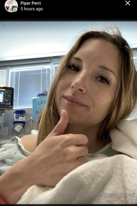 おばあちゃんの巨乳OnlyFans ホットヌード 写真