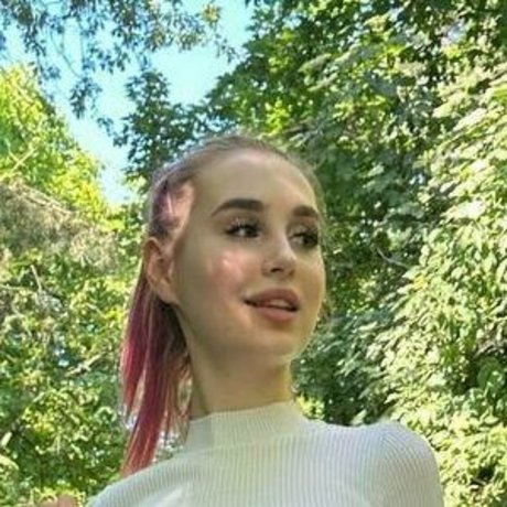 Alexa Lungu ヌードモデル 画像