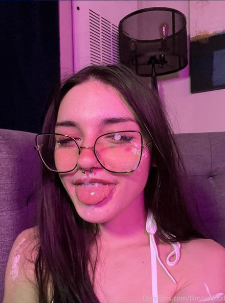 ニューハーフ巨乳OnlyFans セクシー裸 写真