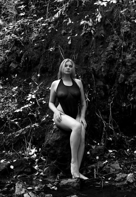 Natali Tihomirova スター ヌード 画像