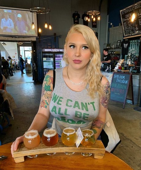 曲線美の熟女OnlyFans HD 写真